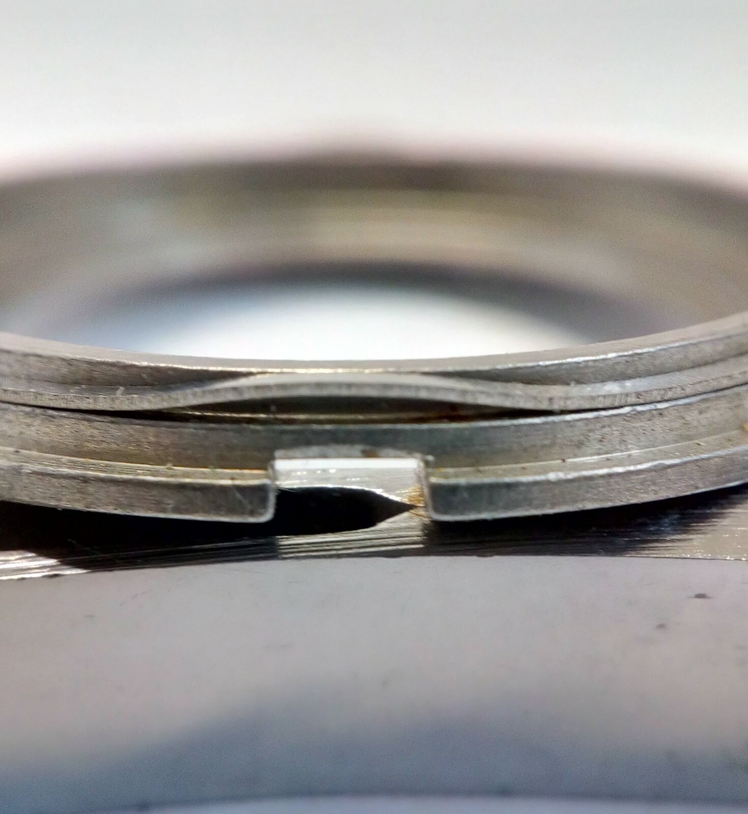Seiko Divers 4205-015* case spring (Part No.8133-2139)