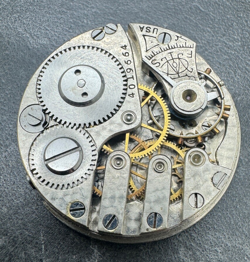 Vintage Trenton GRADE 100 0S 7J Pocket WATCH MOVEMENT-for Repair