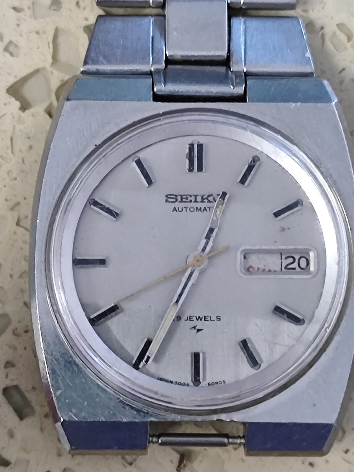 Vintage Seiko 7006-6000 Automatic Day Date – Not Work Good balance for parts