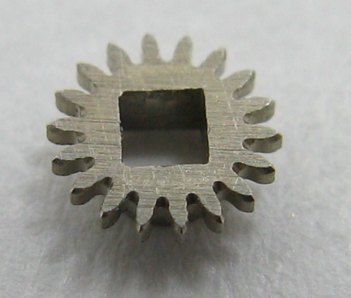LeCoultre 403 part winding pinion 5328 1 mm square section * 9 lignes BF *