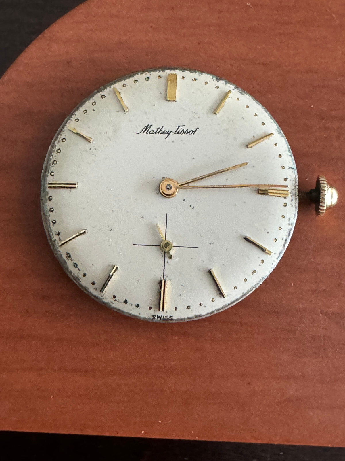 VINTAGE MEN’S MATHEY TISSOT WRIST WATCH MOVEMENT, CAL. AV 4200 KEEPING TIME