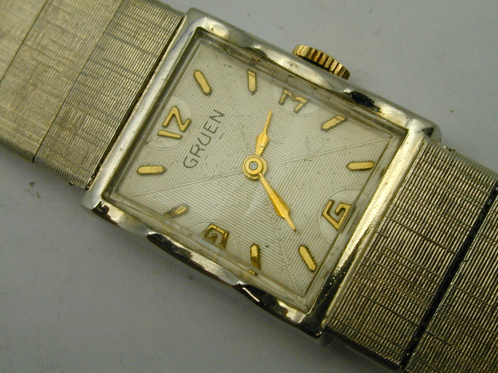VINTAGE 1950S GRUEN MANS FANCY DRESS WATCH
