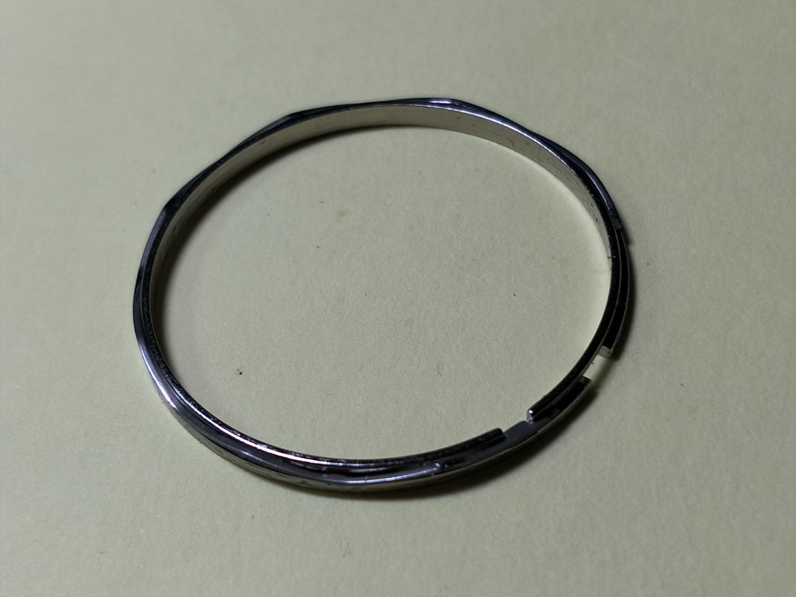 GENUINE USED MOVEMENT / CASE RING W/ SPRING SEIKO MOVEMENT 6105 6106 6119