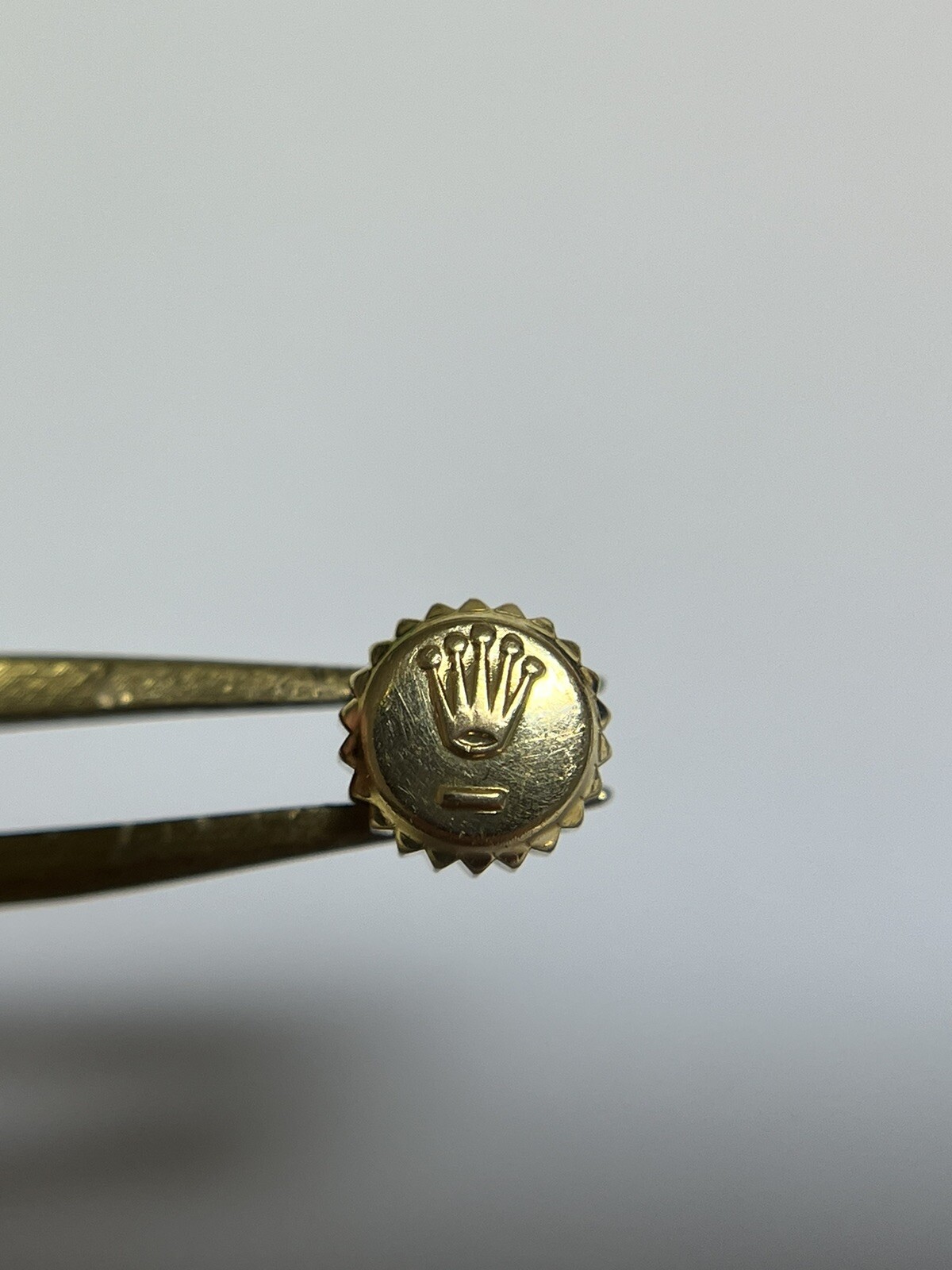 Genuine Rolex 24-600-8 – 6mm 18k Yellow Gold Crown. (24)