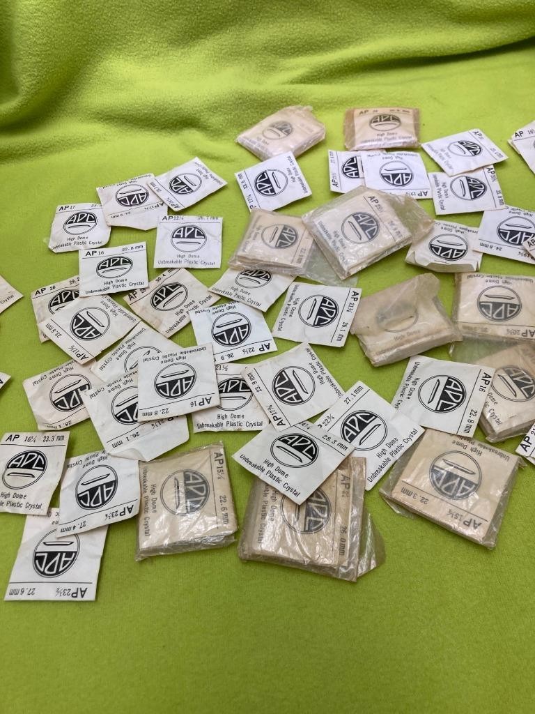 LG Lot 65 Pcs NOS APC Genuine Plastic High Round Watch Crystals Over 25 Sizes