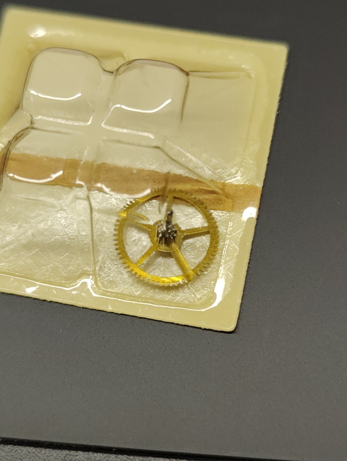 NOS Junghans J Cal. 693.10 Part 201 Center Wheel