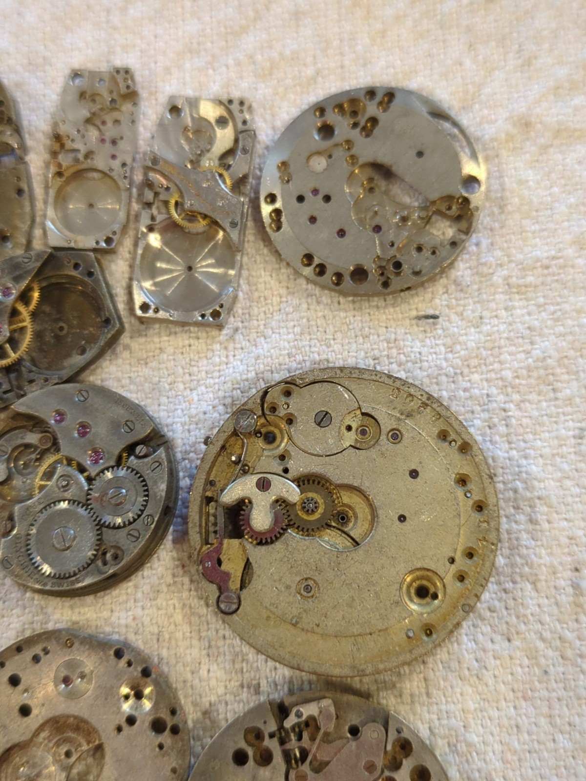 Lot Of 39 Assorted Vintage Watch Movement Parts. See the Pictures. 6.6 Ounces!!