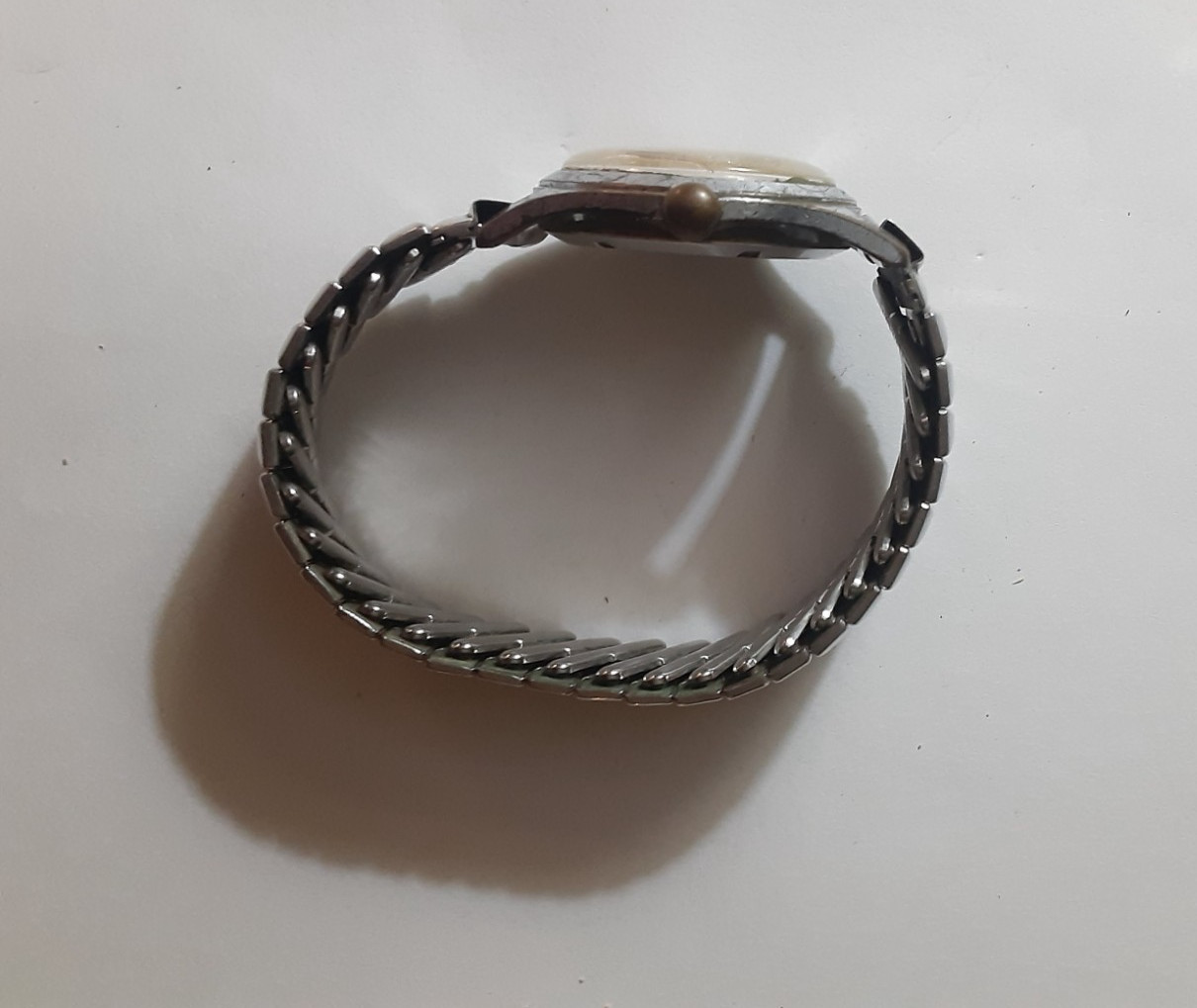 Vintage Louvic 17 Jewels Swiss Made Watch Stainless Flexlet Band *NO WORK