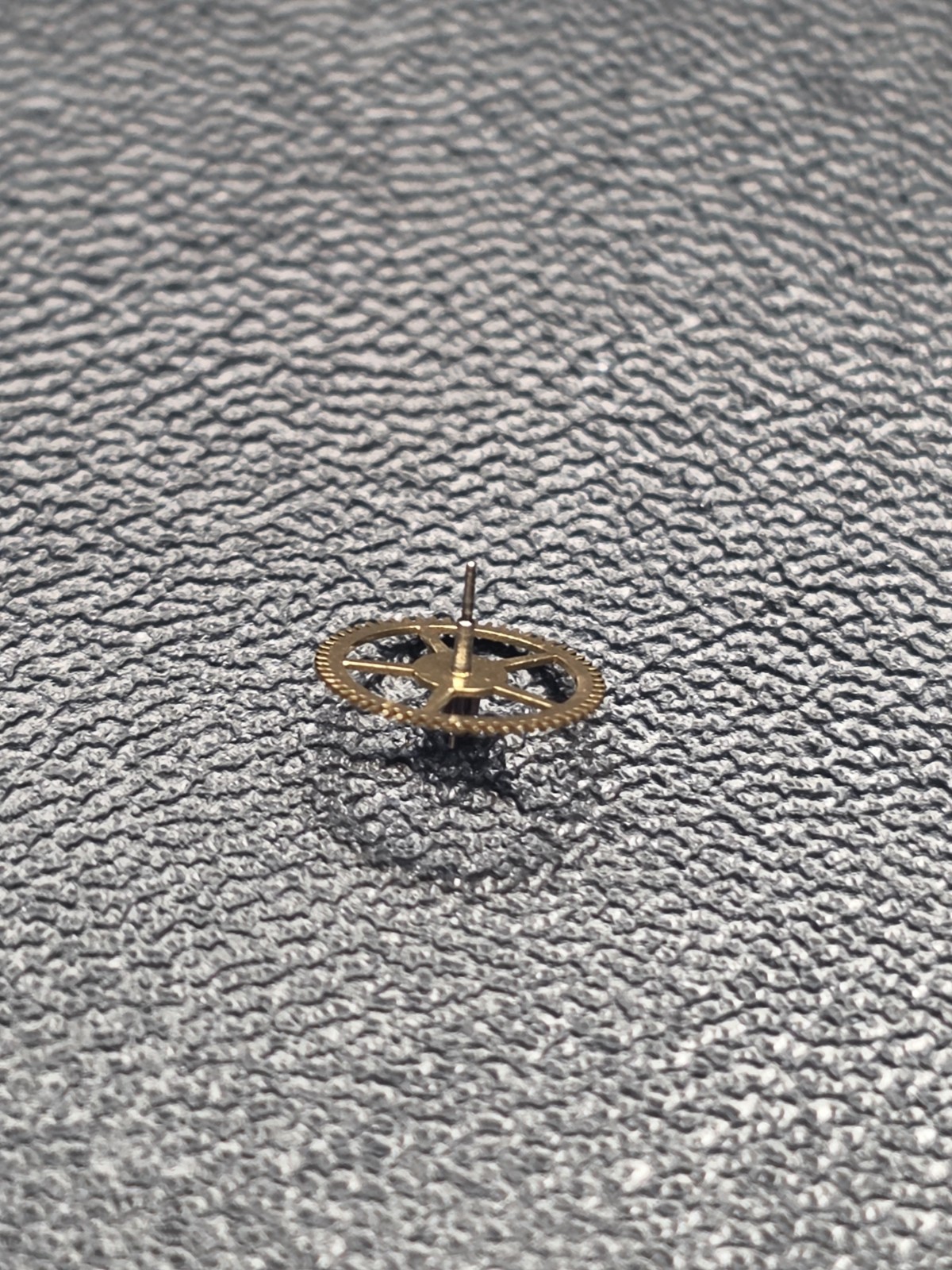 Benrus BB4 Fourth/Seconds Wheel 17J Movement Watch Part Pivots Good cal ETA900