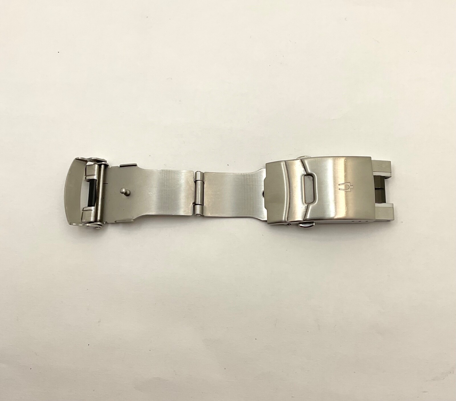 Bulova Model 98B180 Caseback C9601036 Clasp