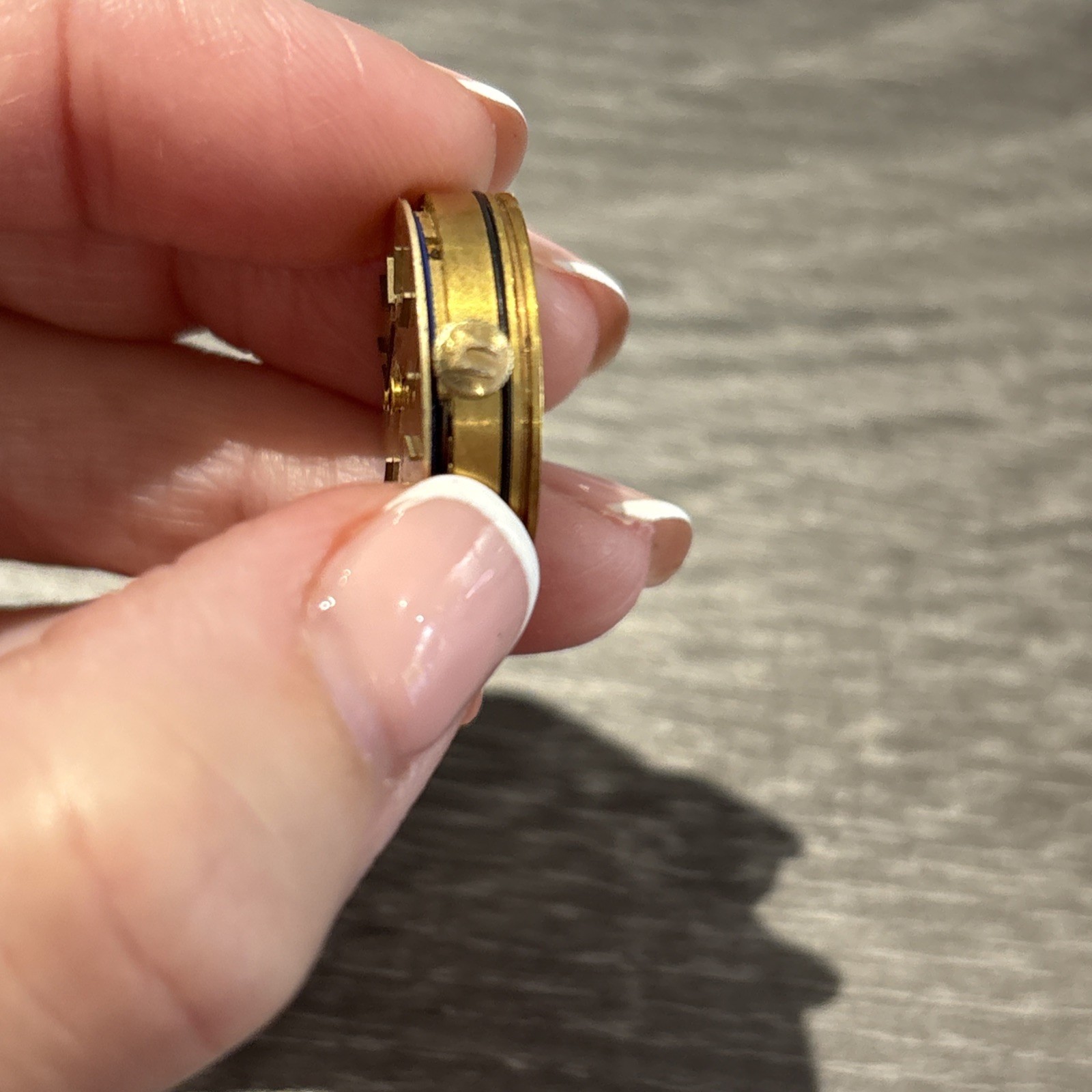 BULOVA ACCUTRON Cal. 2300 WATCH MOVEMENT GOLD FACE WITH WINDER SEE PICS