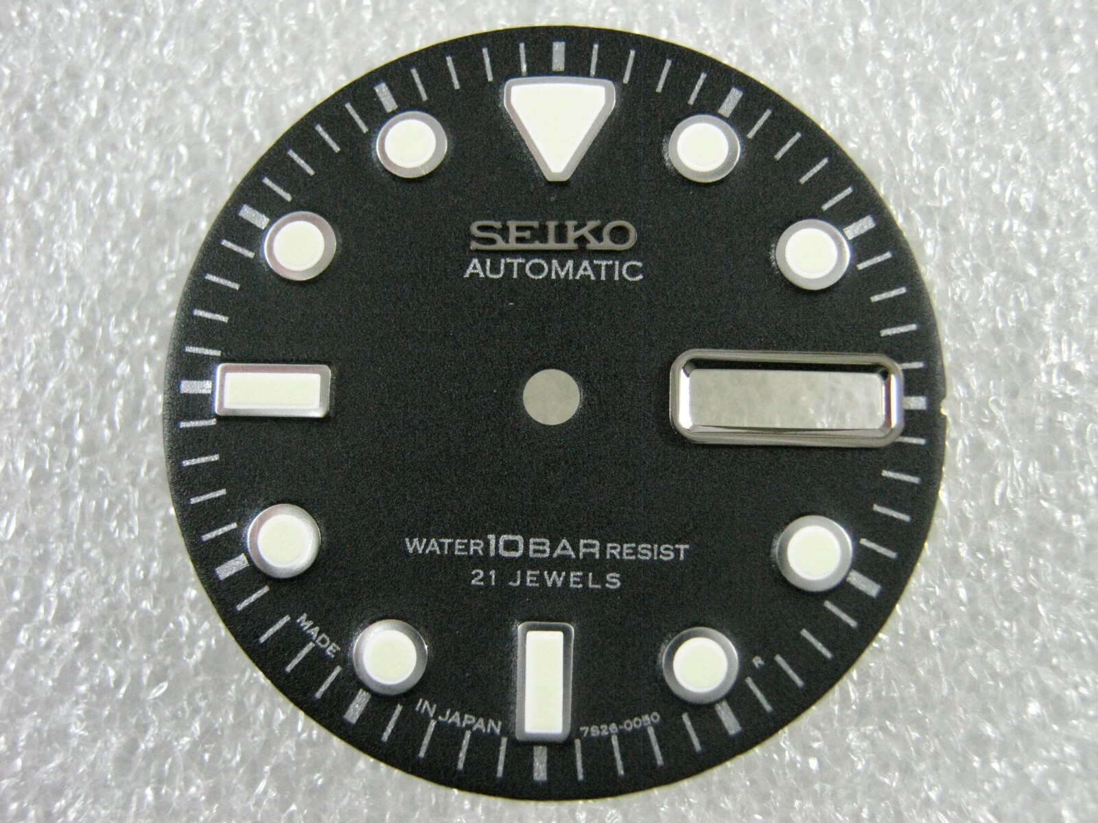 New REPLACEMENT BLACK Day/Date Dial For 10BAR 7S26-0050