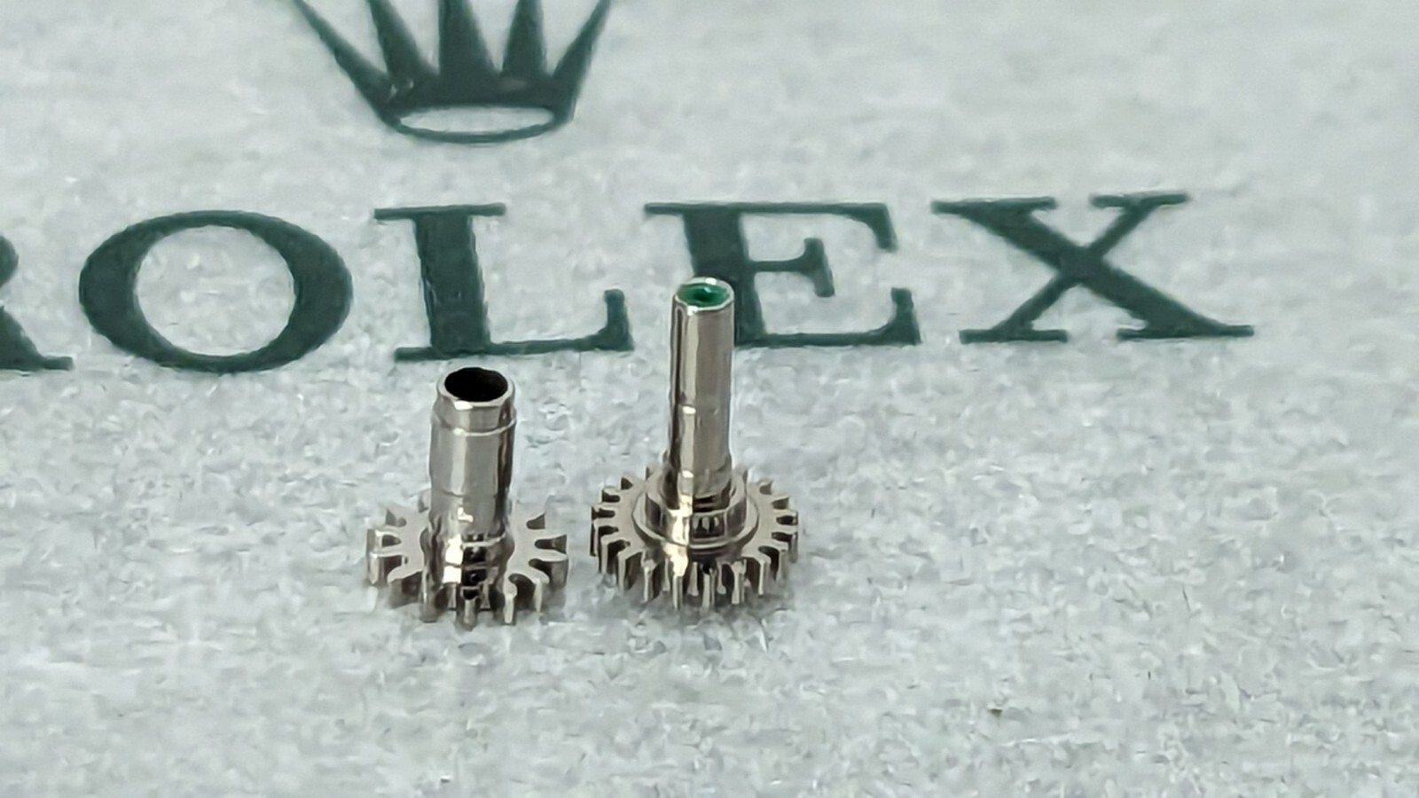 Genuine Rolex Cal 3035 5011 Minute Pinion & Cannon Pinion New Condition