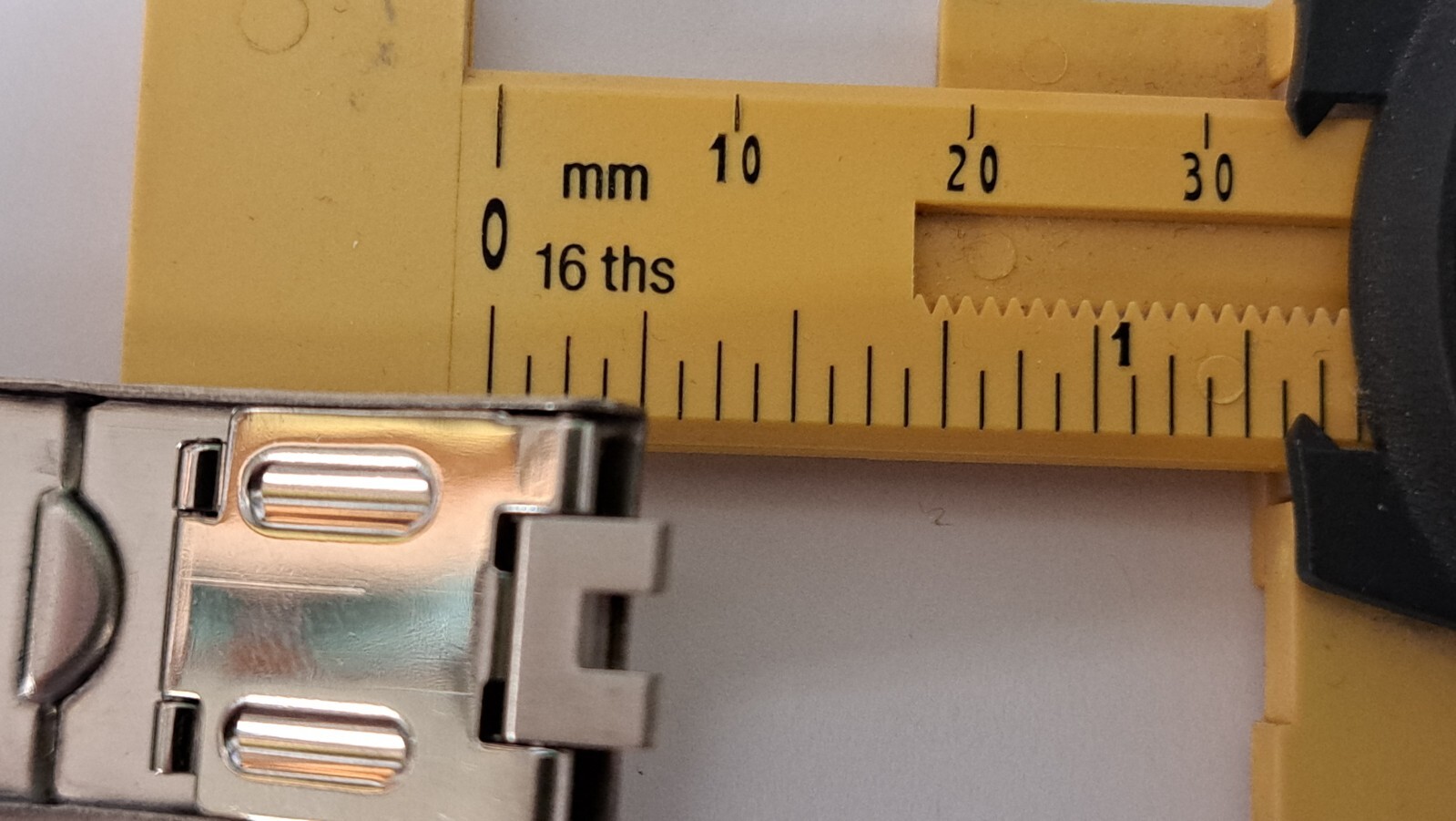 Tag Heuer clasp buckle S/S, approx 19mm diameter of pin/clasp