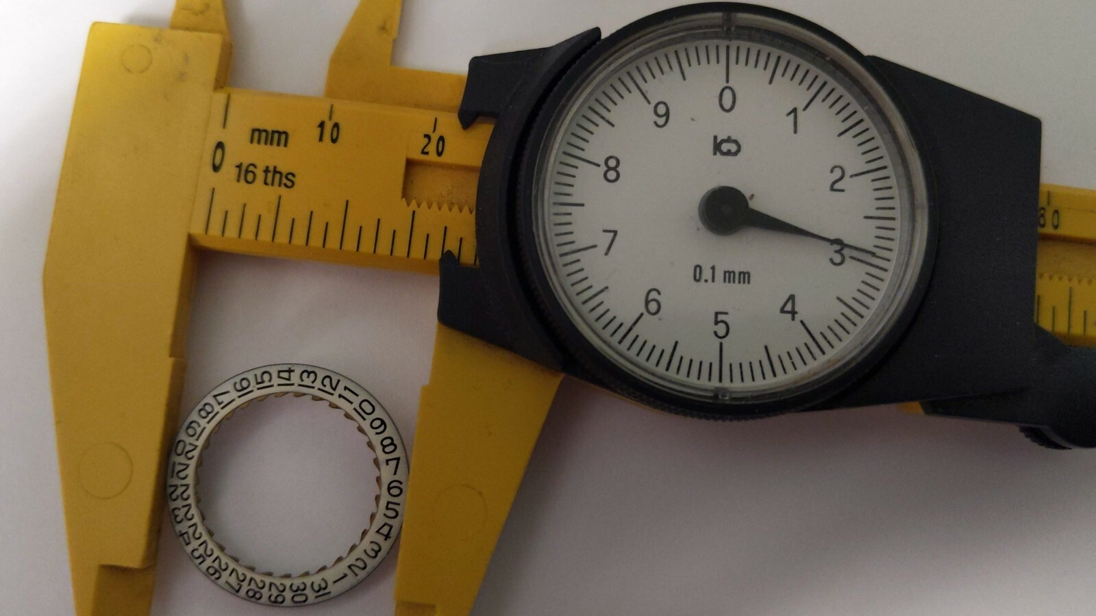 Lecoultre K866 date disk good condition, pre-owned for watch repair/parts