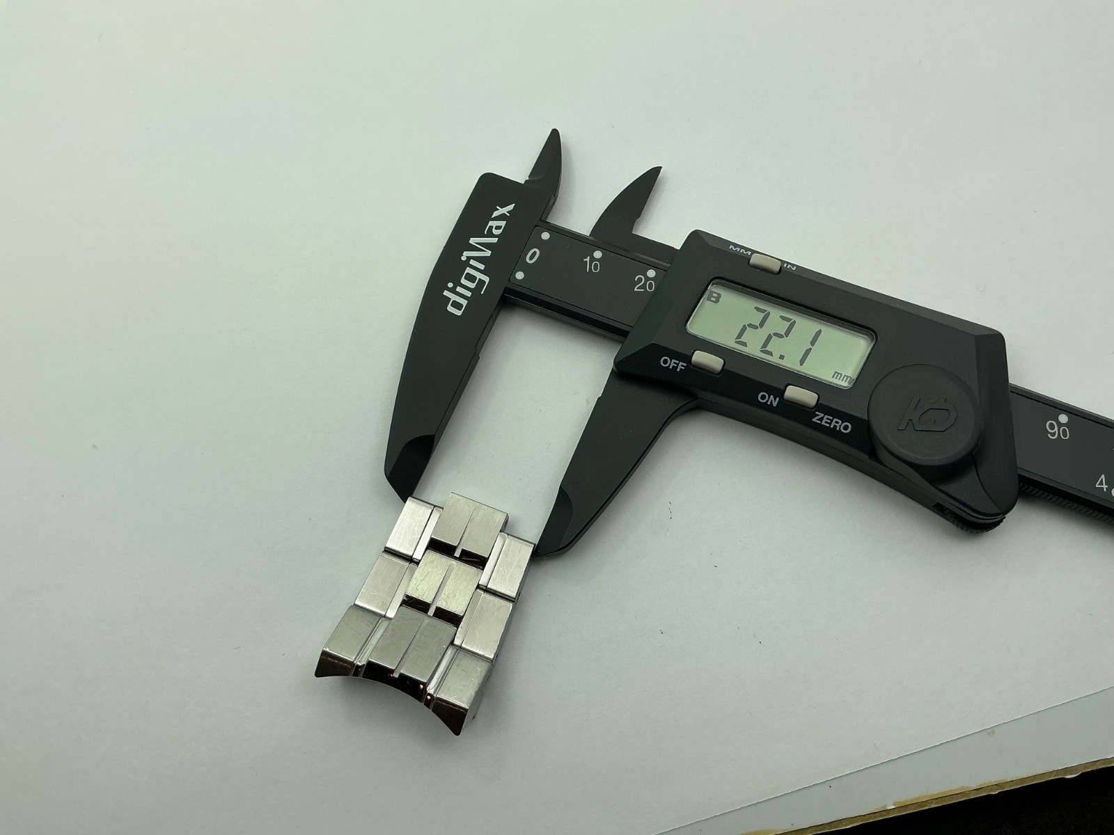 Bulova fits Models 96B175 and 96B131 Stainless Steel Partial Band