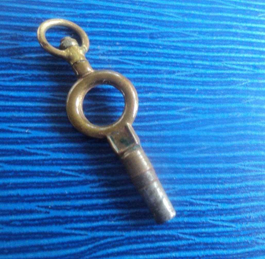 Vintage Pocket Watch RING Key – no. 8