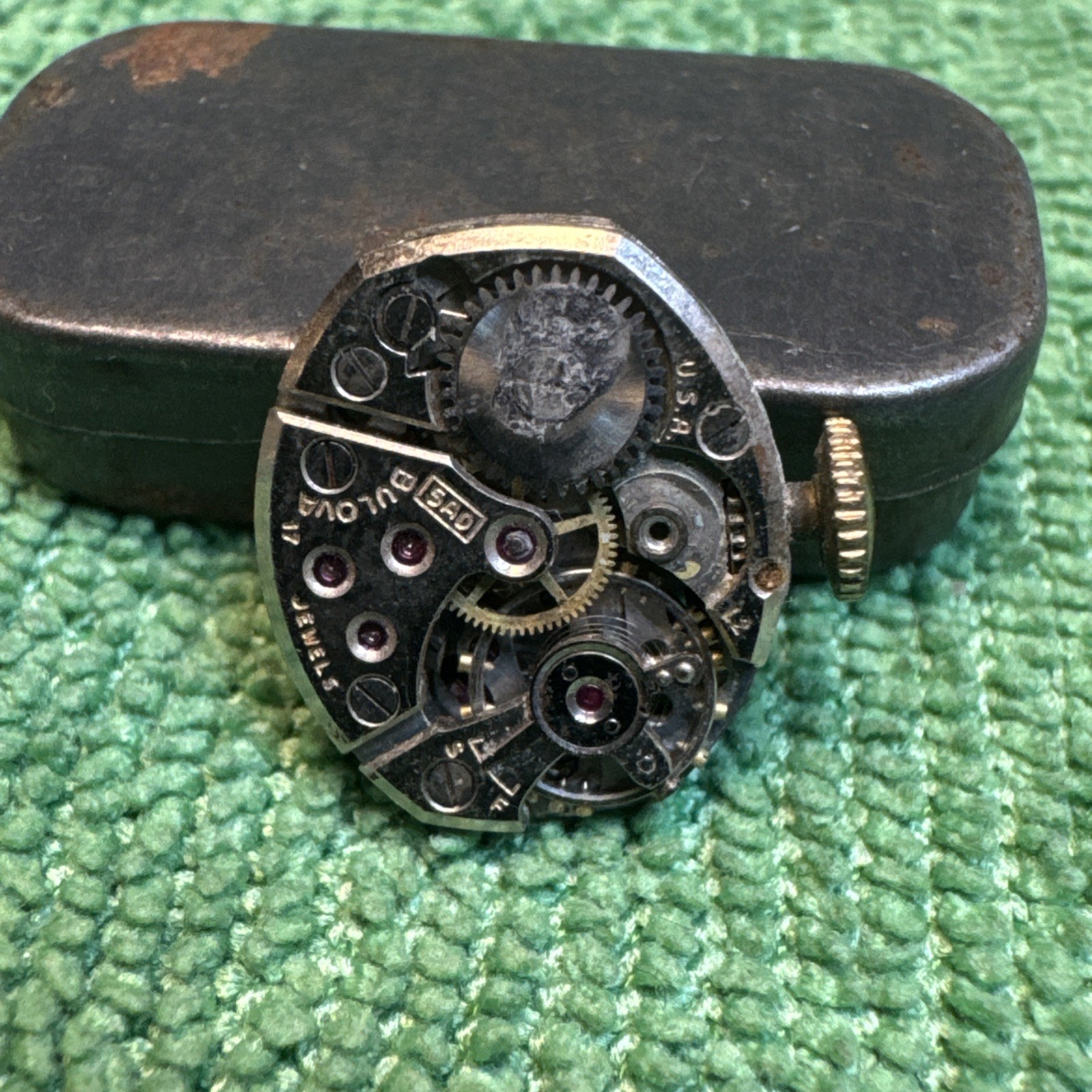 Untested Bulova 5AD Movement. Will Not Wind Balance Wheel Stuck Parts Or Repair