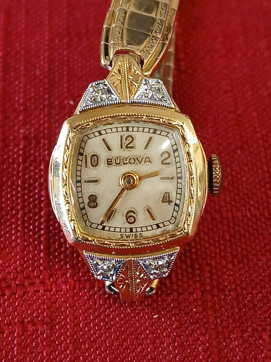 Vintage 1930s Beutiful BULOVA, Swiss 6 AM Movement Gold Plate.