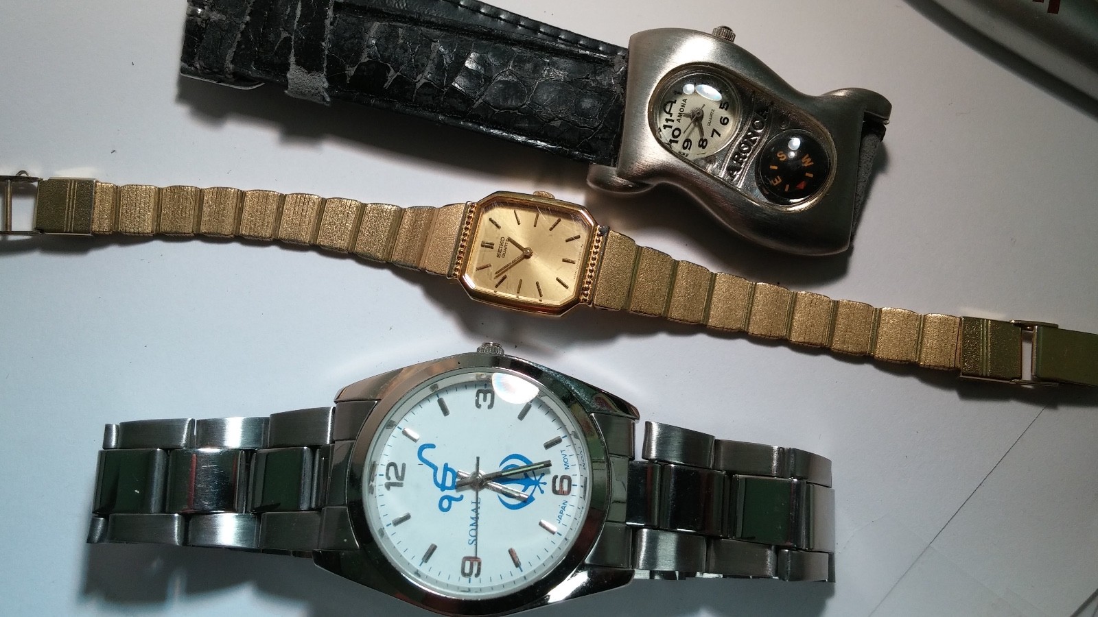 LOT of Watches, 2 bracelts for resale: Citizen, Seiko, Lorus-Mickey Mouse, Men’s