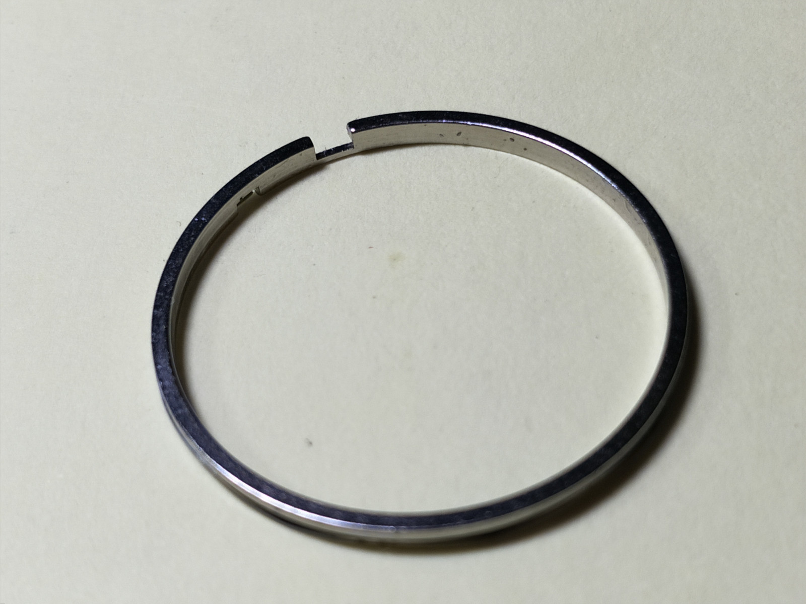 GENUINE USED MOVEMENT / CASE RING W/ SPRING SEIKO MOVEMENT 6105 6106 6119