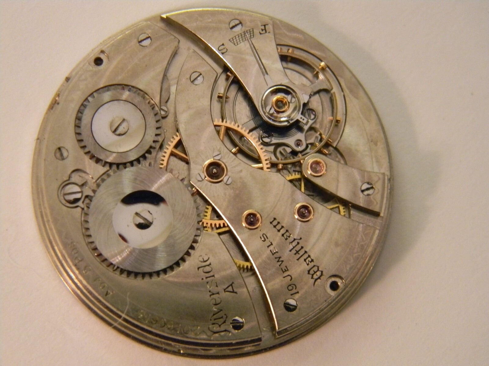 VINTAGE 1915 WALTHAM RIVERSIDE COLONIAL A 19J 14S POCKET WATCH MOVEMENT – REPAIR