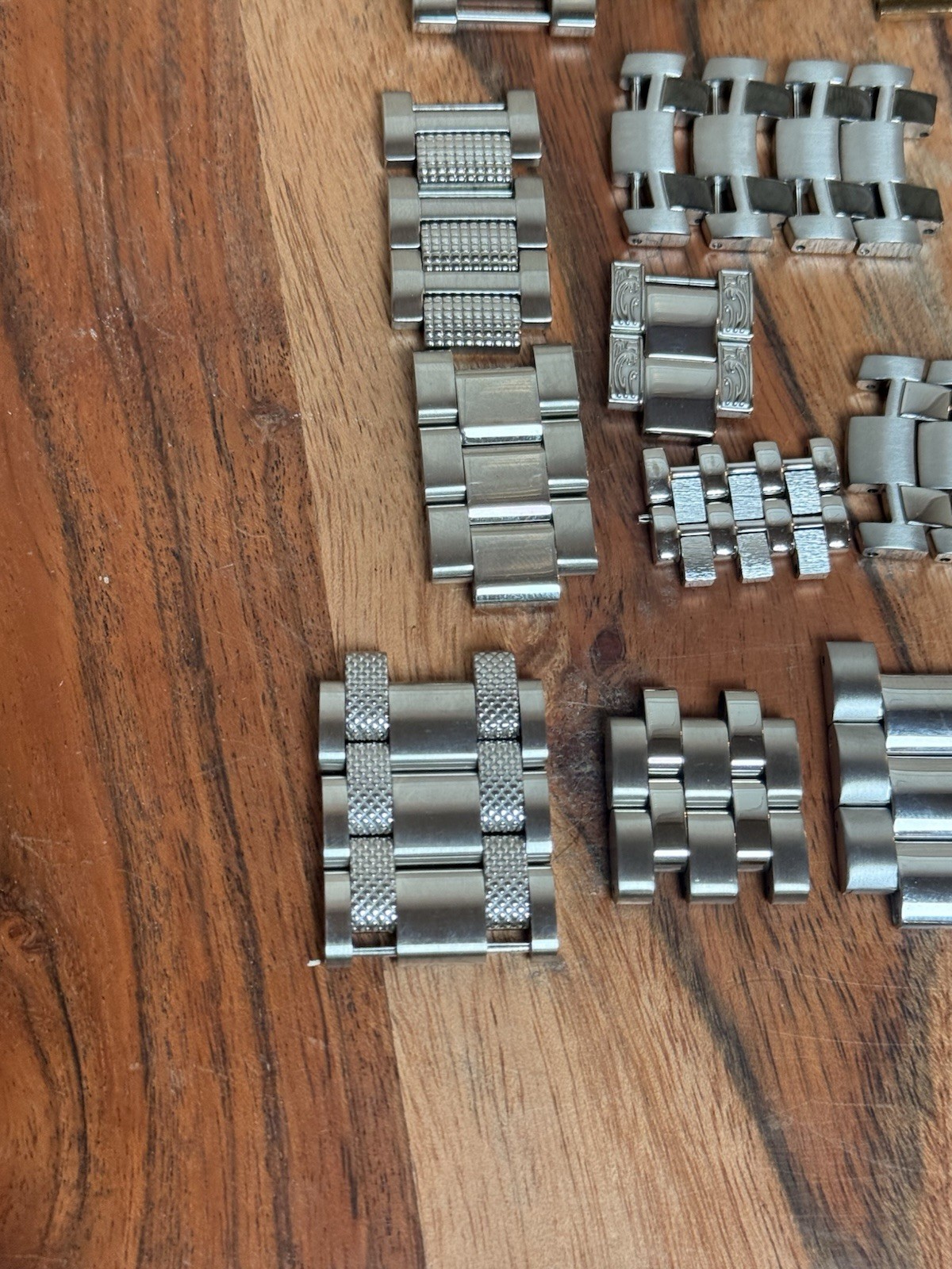 Lot- 30 Genuine Invicta Watch Bracelet Links Reserve Pro Diver Bolt Venom
