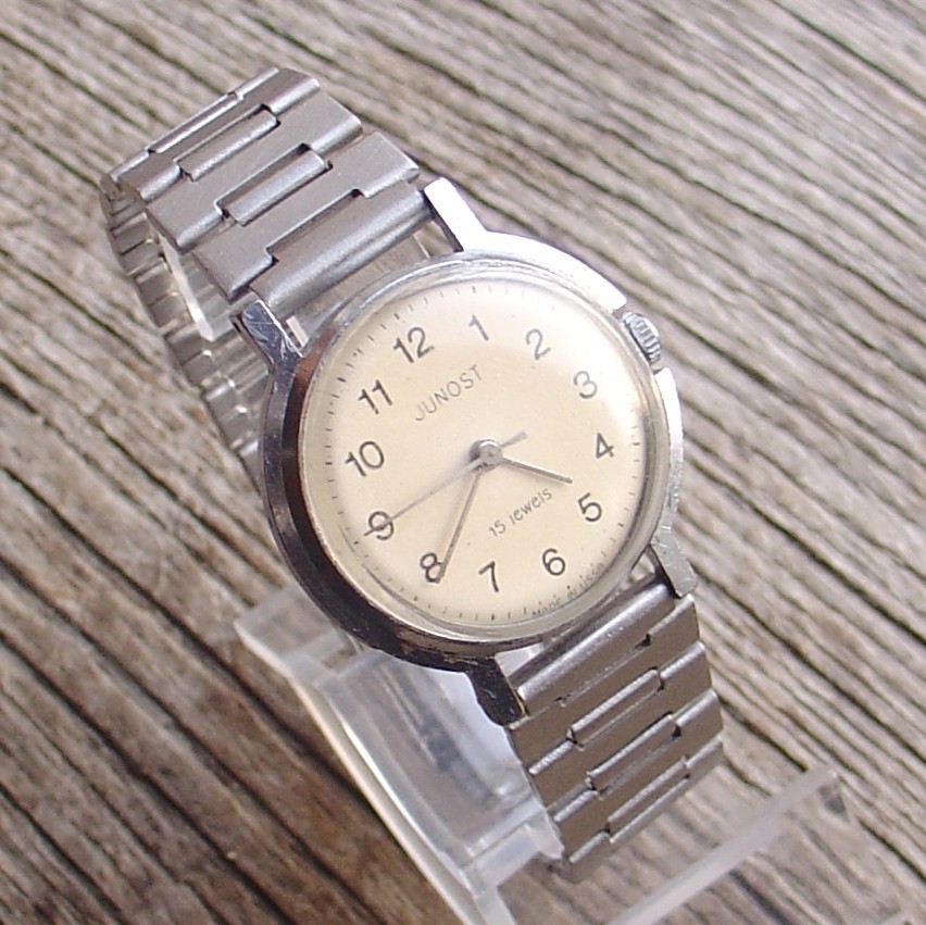 Serviced Ussr Soviet Russian Сhaika (Chajka) Womens Watch Ladie Enamel