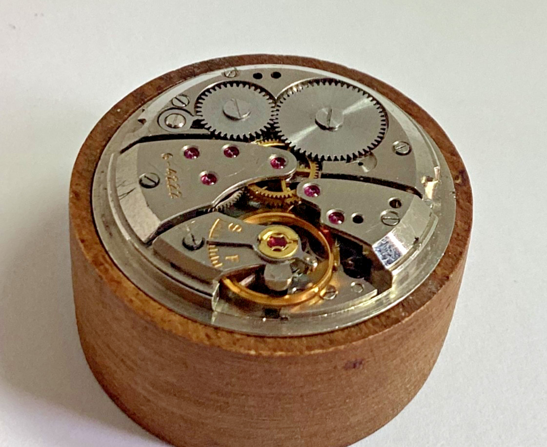 Vintage Gruen GXC Mechanical 21 Jewel Watch Movement Buser140 ?Runs Parts Repair