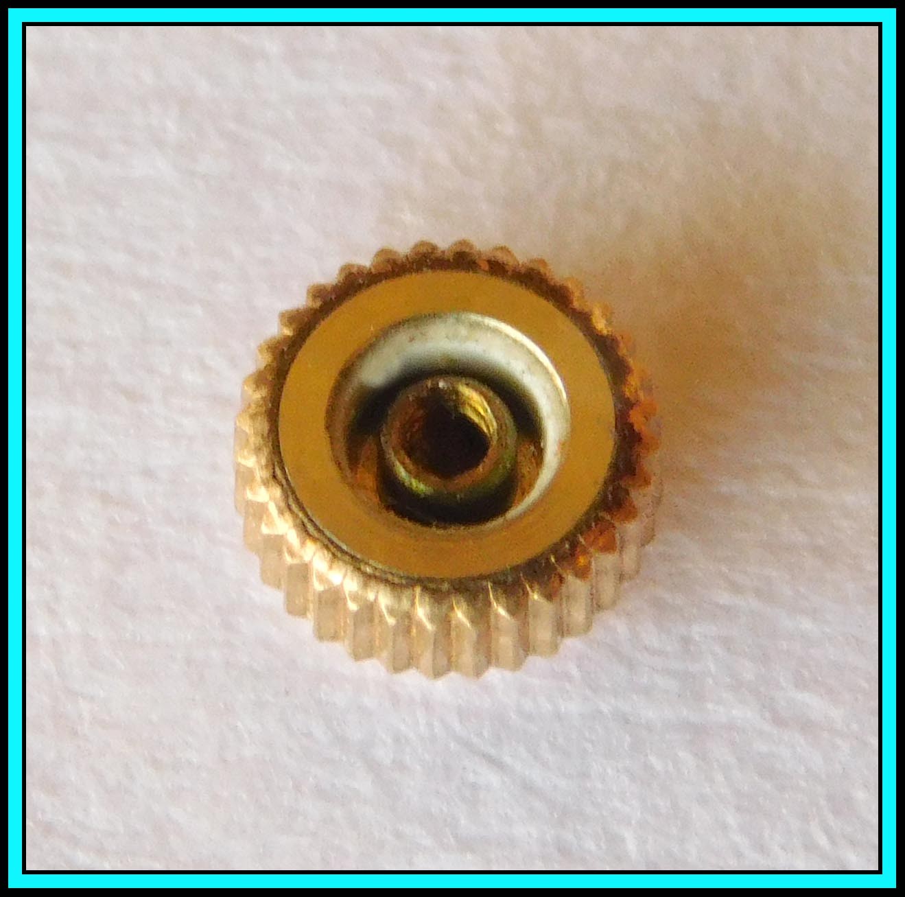 5 (five) Original OMEGA Watch Crowns GOLD PLATED – N.O.S. – 4 mm – STEM: 0.90
