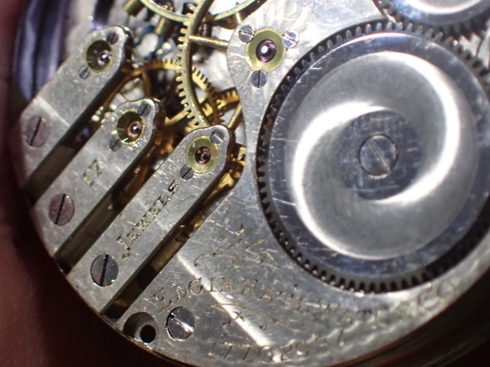 1914 Elgin 17 Jewel Ad Grade 382 Wind Pocket Watch Movement runs 3-Finger Bridge