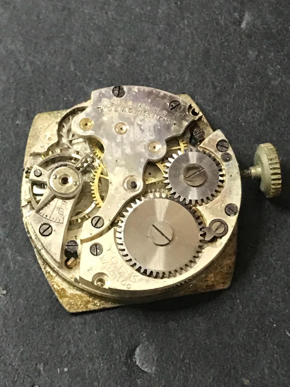 York Watch Co. Rare 29mm Swiss Windup Men’s Watch, RUN need Repair (Lot2003)