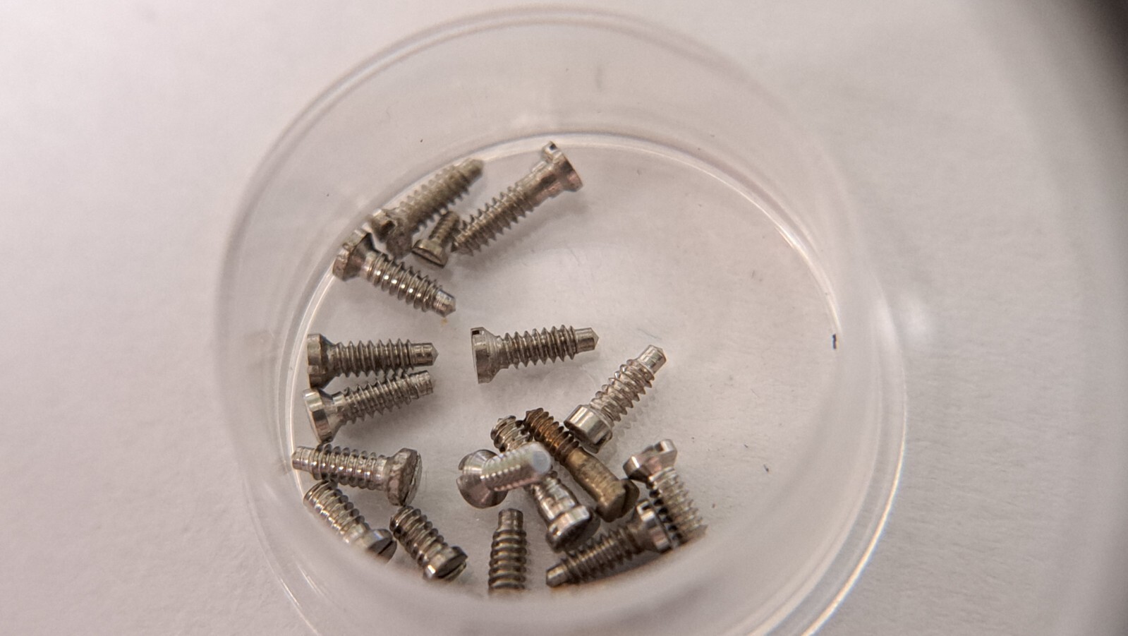 Cartier watch parts – Santos Men’s Square – steel screw – used (used to have squ