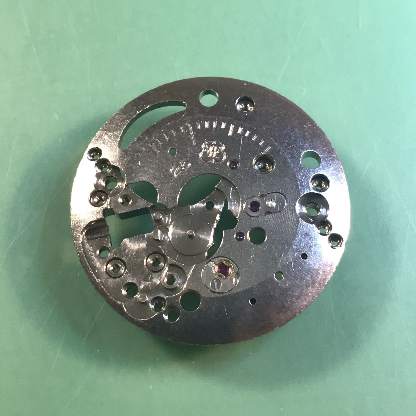 Main Plate Font 25 Cal. / P243