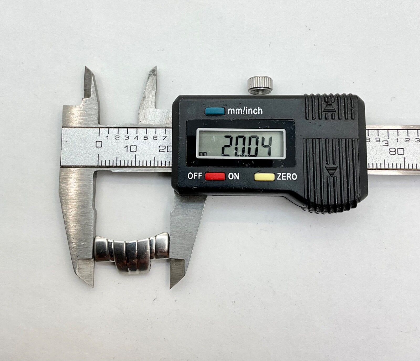 Men’s Citizen C300-Q01067 Band to Case End Link 20mm