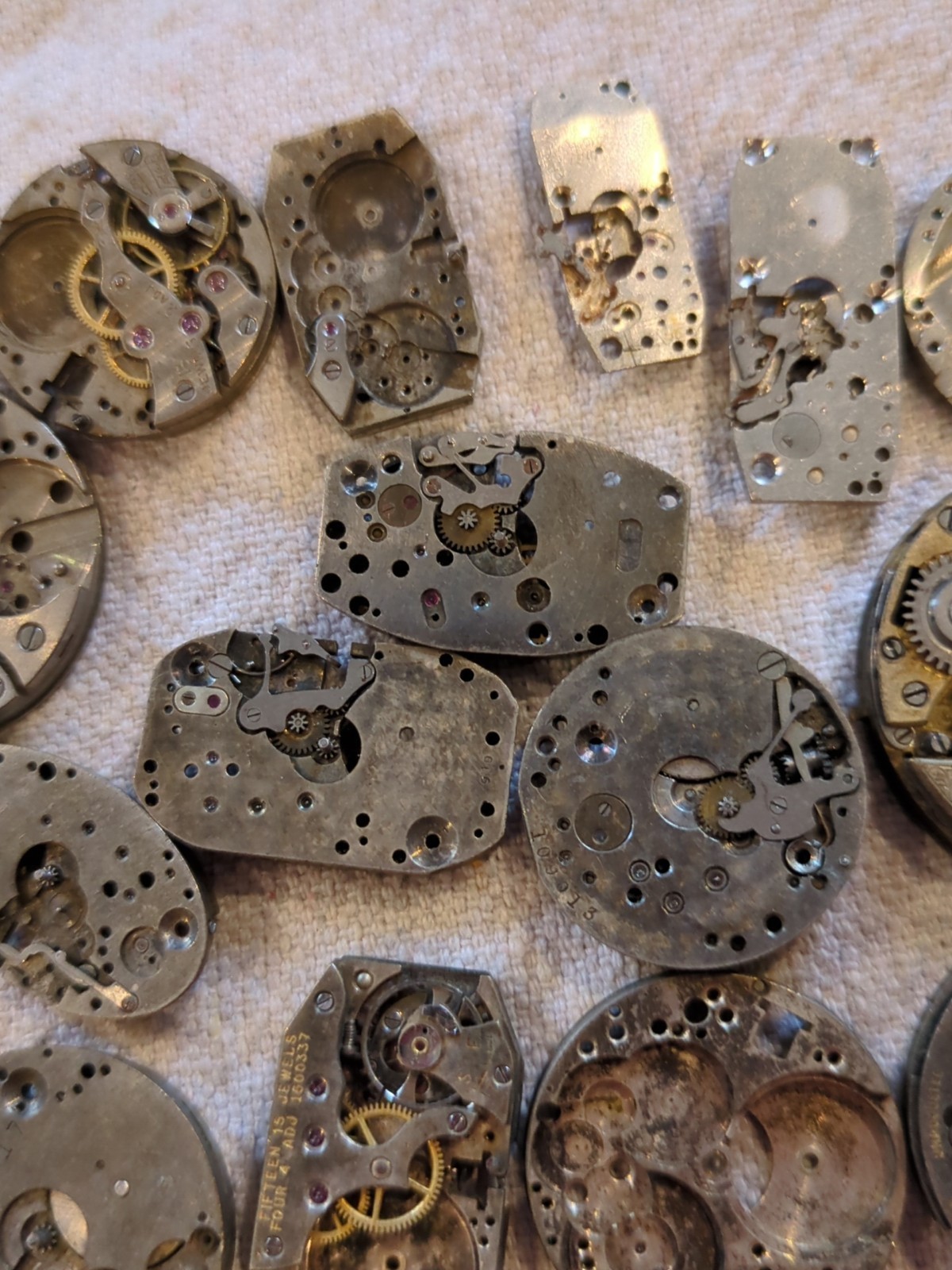 Lot Of 39 Assorted Vintage Watch Movement Parts. See the Pictures. 6.6 Ounces!!