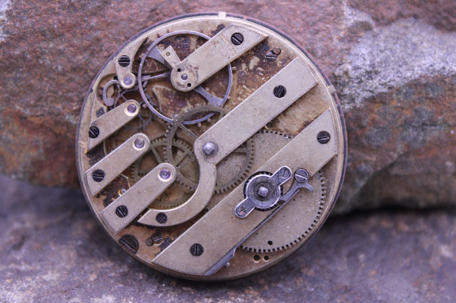 SWISS POCKET WATCH MOVEMENT 3 FINGER 41.7mm DIAL 40.5mm MOVT KEYWIND (A6)