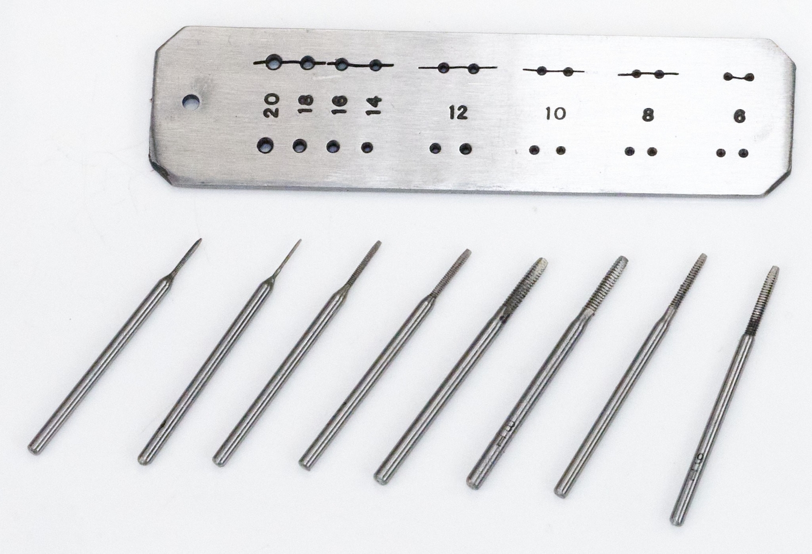 Screw Tap Die Plate 8 Taps Micro Set Watchmakers Jewellers Tool Dies 0.6mm – 2mm