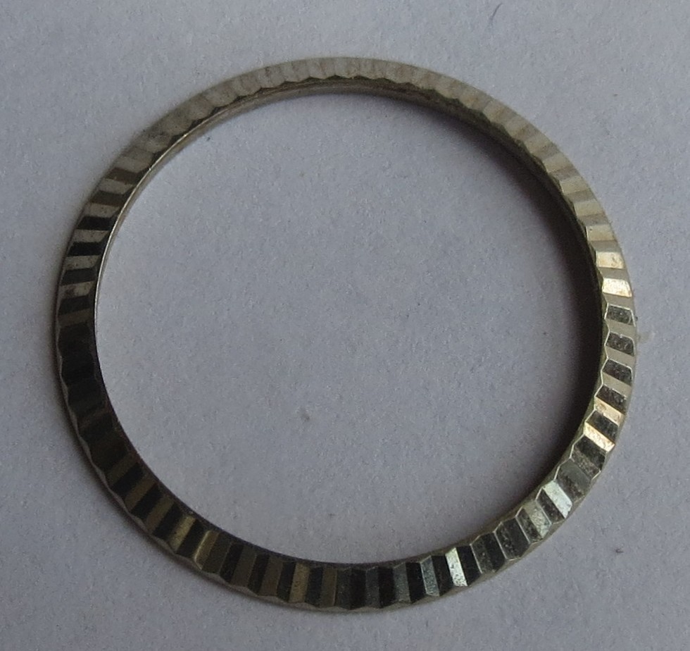 Rolex Lady wristwatch steel bezel 25 mm in diameter 21 mm. in inner diameter