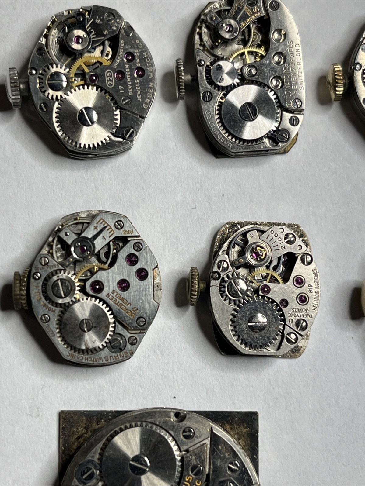 Lot Of 21 Vintage Wrist Watch Movements Bulova, Gruen, Others For Parts Repair