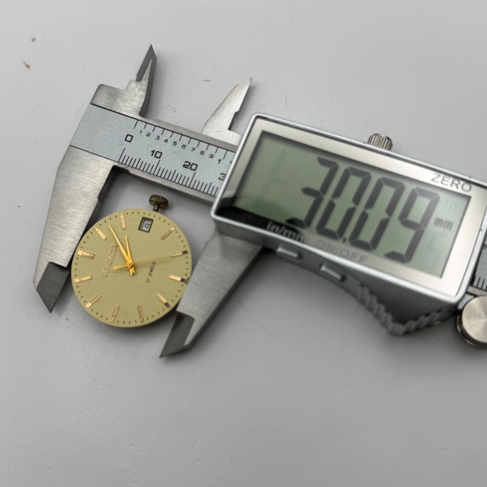 Poljot 2614.2H Watch Movement Sekonda Soviet 17 Jewels Parts Repair 26.4mm