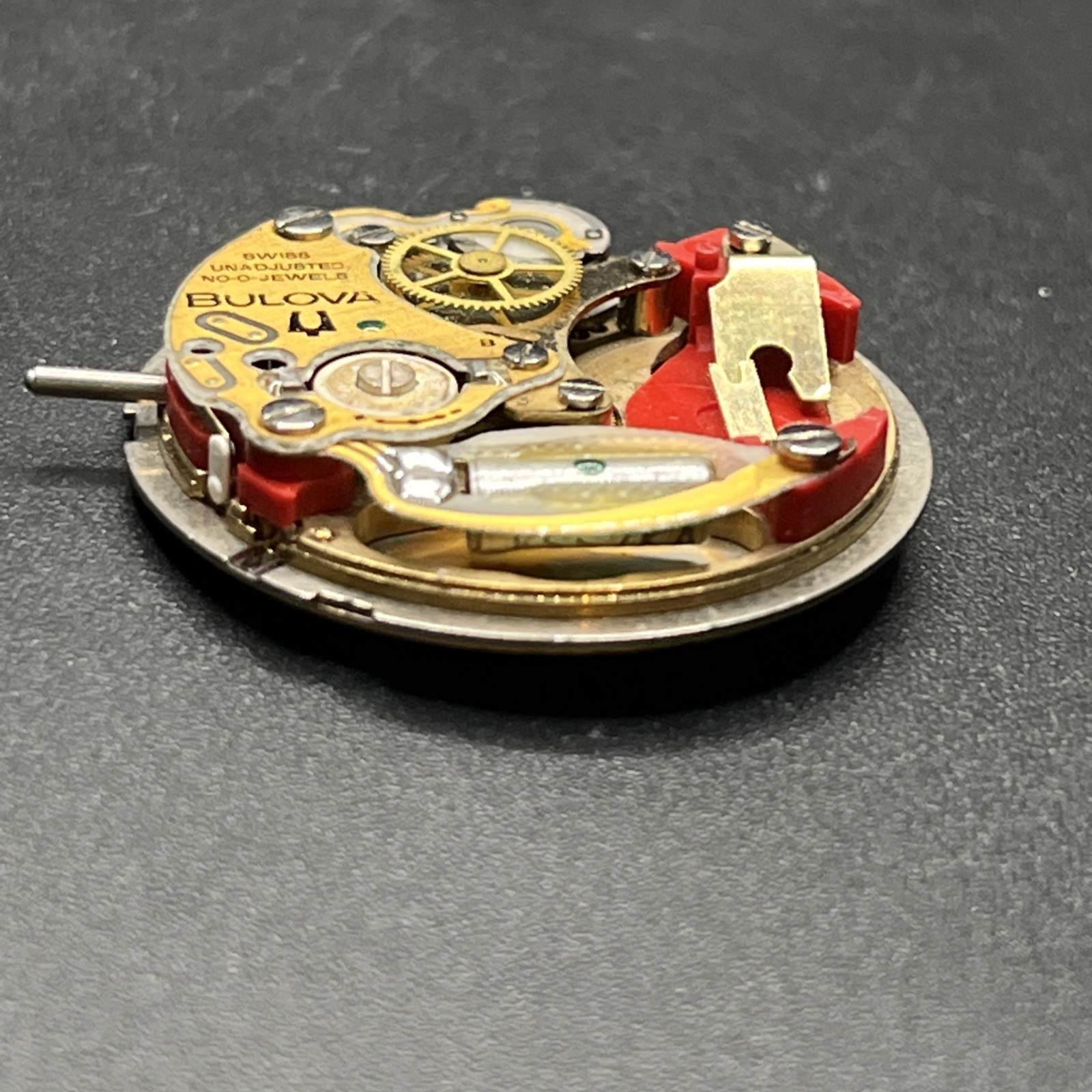 Bulova Accutron Quartz Cal. 2421.11 Movement (015)