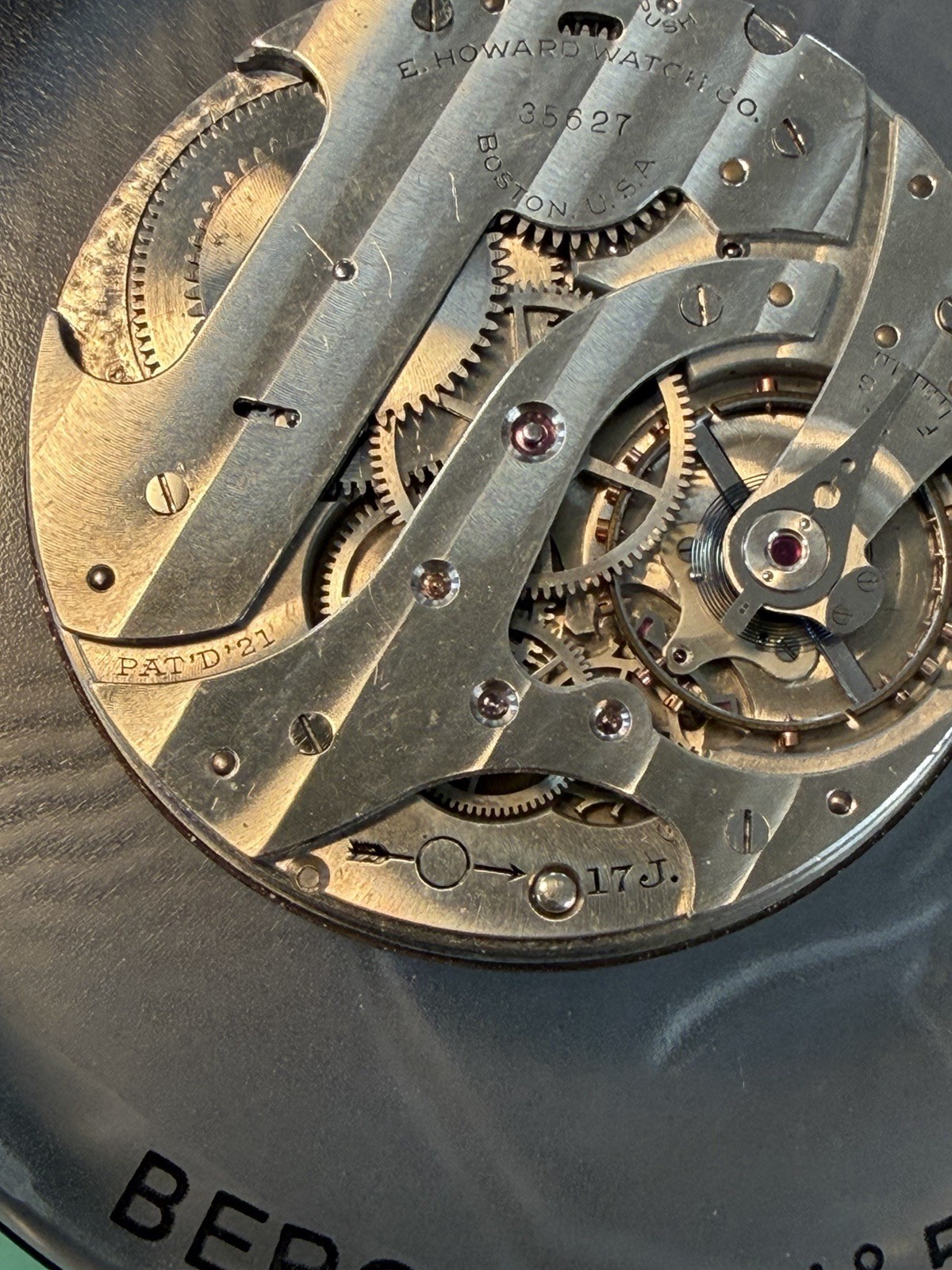 Vintage Howard 12s 17J Art Deco Pocket Watch Movement Parts Good Balance