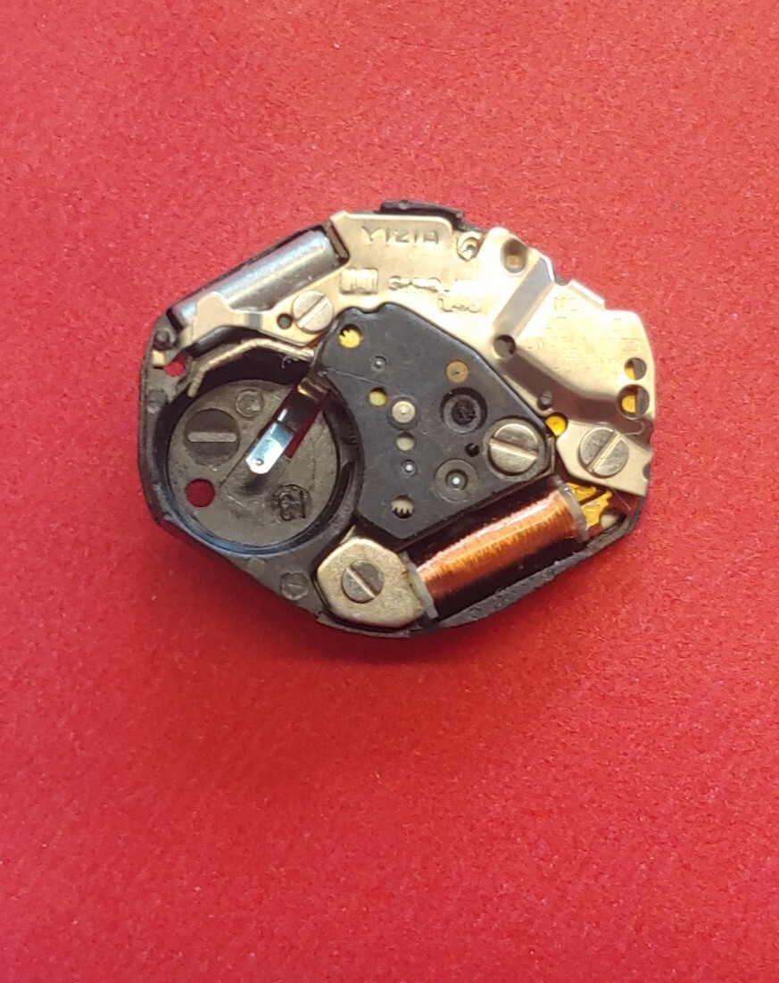 ShioJiri Y121A Quartz Movement. 3 Hand. Sets, Runs, Keeps Time 24 Hrs.