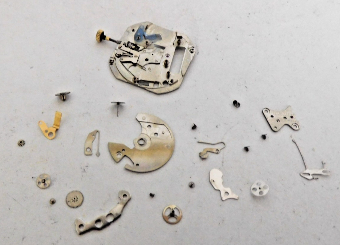 GENUINE SEIKO 6923A MOVEMENT + PARTS. USED