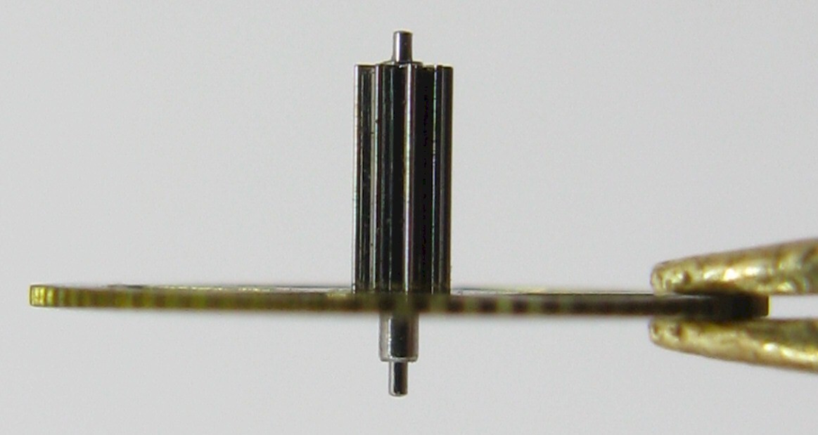 Longines 280 281 284 285 290 291 Watch part #220 4th. wheel