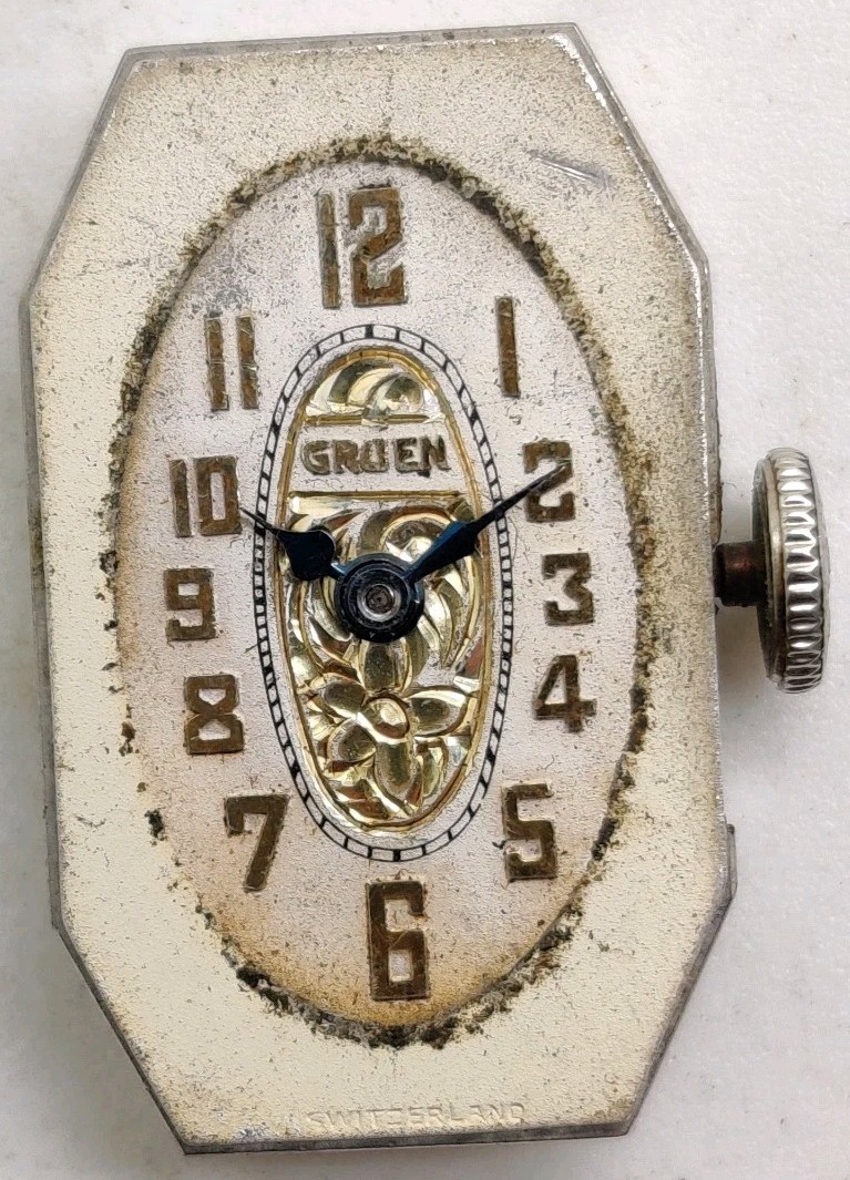 Rare Gruen W. Co. Guild Cal. 153 15 jewel watch movement Runs for repair
