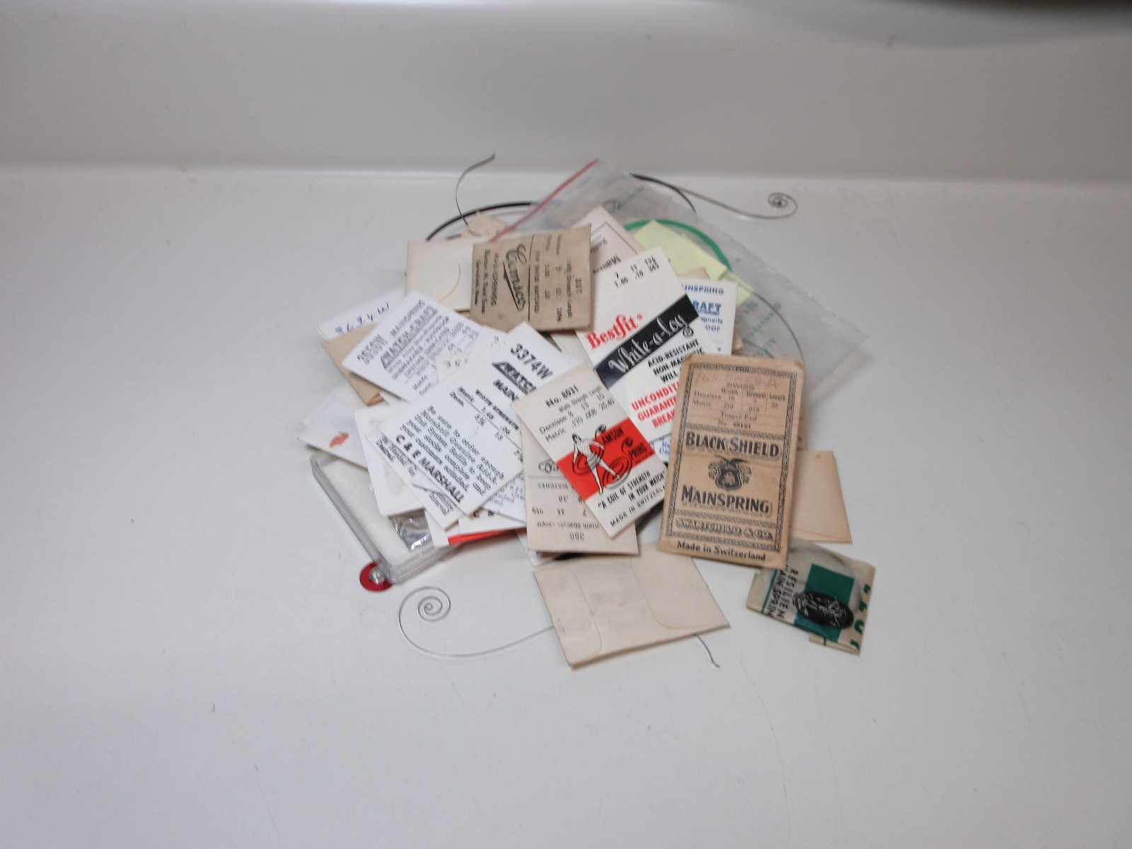 VINTAGE LOT OF 75 WATCH MAIN SPRINGS WATCHMAKER REPLACEMENT PARTS ASSORTED # 13