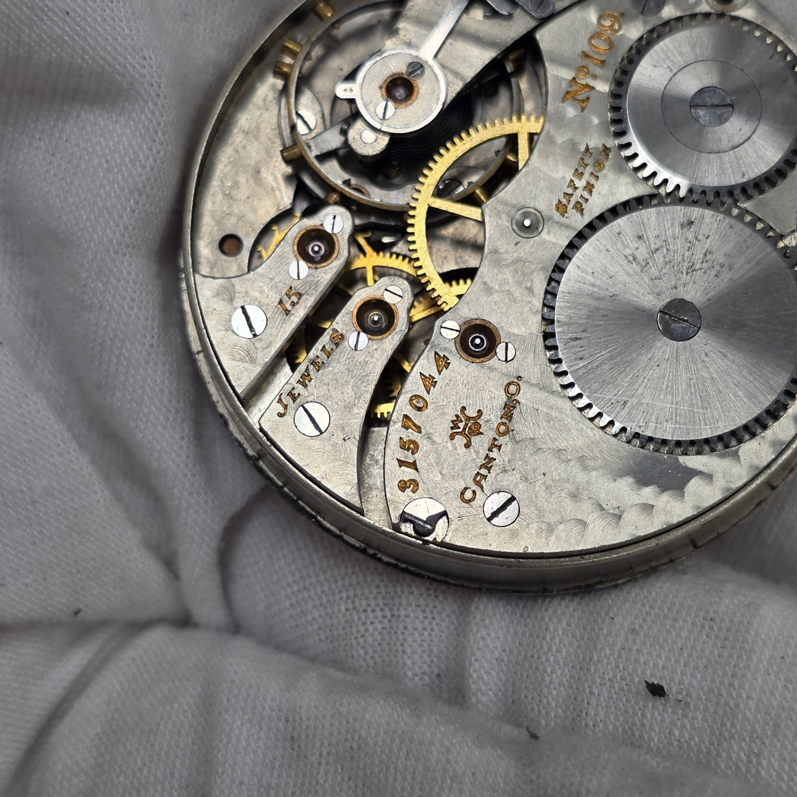 1913 Antique Pocket watch movement Hampden Grade 109 16 size 15 jewel open face