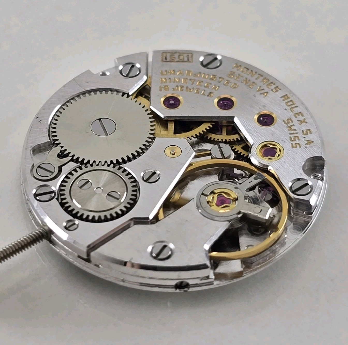 ROLEX VINTAGE 1601 MANUAL WIND MOVEMENT COMPLETE (V.GOOD & 100% ORIGINAL)